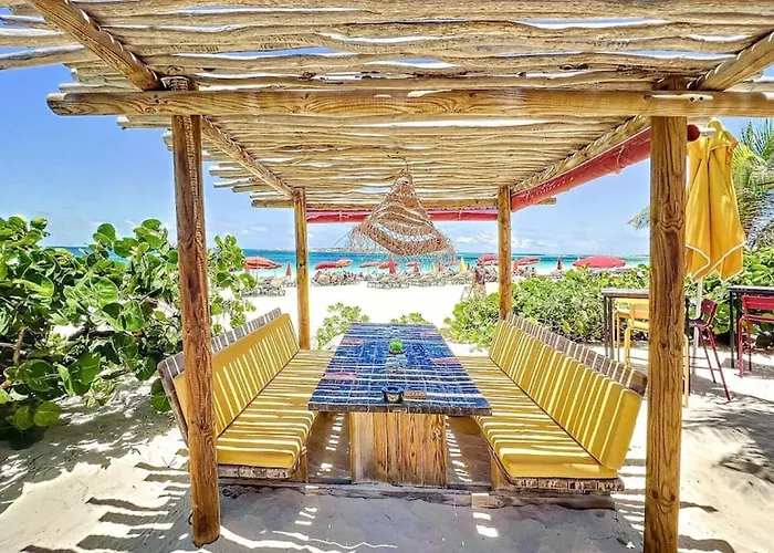 Hello Summer Large Studio On Orient Bay Beach