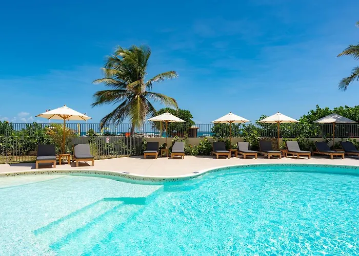 Large Studio With Beach And Pool In Orient Bay